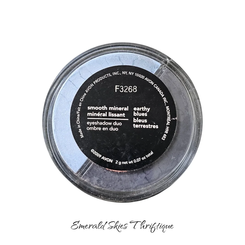 Avon smooth mineral eyeshadow duo -earthy Blue.